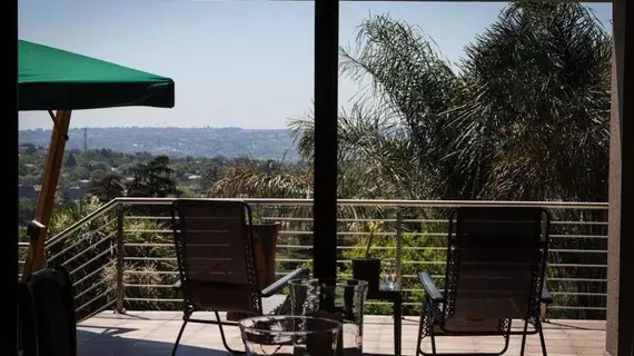 Over The Moon Guesthouse | Gauteng - City of Tshwane - Johannesburg (ve civarı) - Randburg