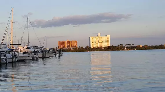 Sea Captain Resort on the Bay | Florida - St. Petersburg - Clearwater (ve civarı) - Clearwater Beach