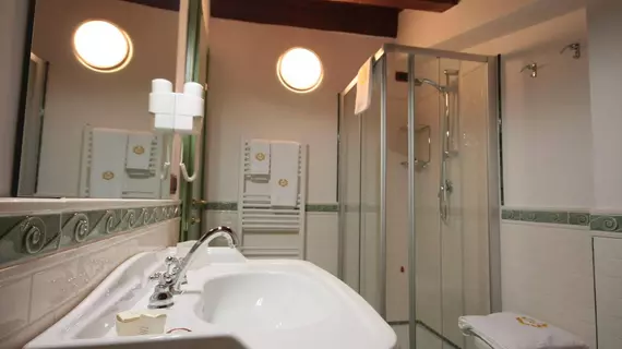 Hotel Rojan | Abruzzo - L'Aquila (il) - Sulmona