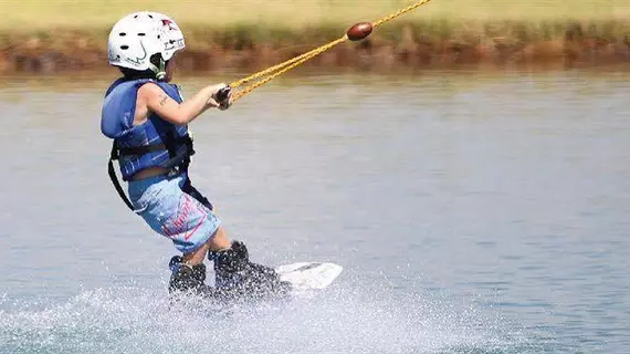 Hotel RIDE 'n Lazy @ THAI WAKE PARK | Roi Et (ili) - Pathum Rat - Lam Luk Ka