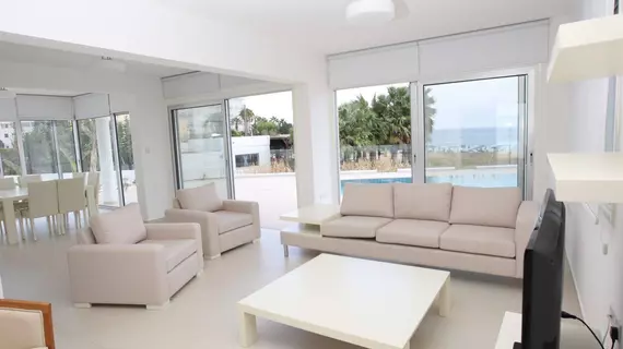 Athena Beach Villa | Kıbrıs - Mağusa