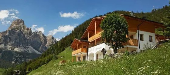 Chalet La Flu Apartments | Trentino-Alto Adige - Güney Tirol (il) - Corvara in Badia