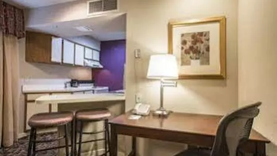 Quality Suites Atlanta/ Buckhead | Georgia - Atlanta (ve civarı) - Atlanta - Buckhead