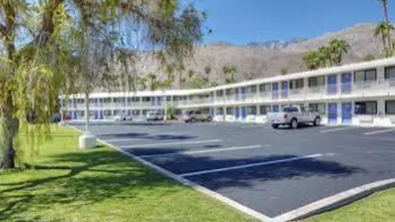 Motel 6 Palm Springs East | Kaliforniya - Imperial County - Palm Springs (ve civarı) - Palm Springs