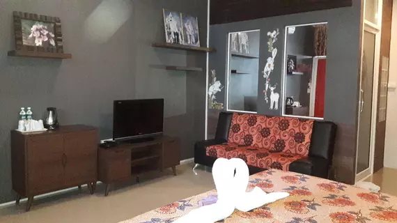 Phuket Racha Guesthouse | Phuket (ve civarı) - Karon - Kata Plajı