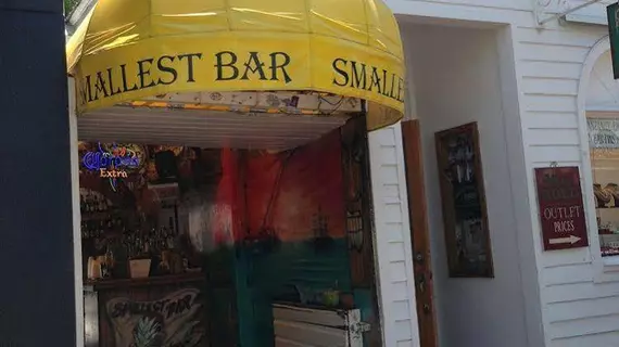 Smallest Bar Inn | Florida - Key West - Key West Tarihi Bölgesi