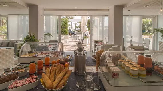 Hôtel Josse | Provence - Alpes - Cote d'Azur - Var - Cannes (ve civarı) - Antibes - Antibes Burnu