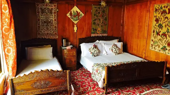 New Jacquline Heritage Houseboats | Cammu ve Keşmir - Srinagar (ve civarı) - Gulmarg - Nagīn Bāgh