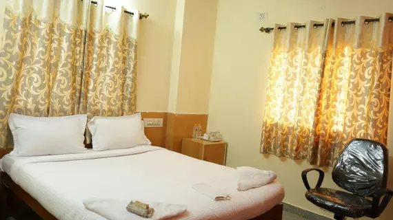 Ample Inn | Karnataka - Bengaluru (ve civarı) - Bengaluru