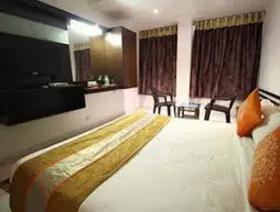 OYO Rooms Navrangpura | Gujarat - Ahmedabad Bölgesi - Ahmedabad - Ahmedabad Kent Merkezi