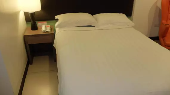 Apollonia Royale Hotel | Nueva Ecija - Angeles City (ve civarı) - Mabalacat Şehri - Pampanga Province - Balibago