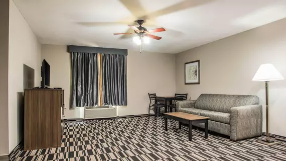 Quality Suites | Louisiana - Lake Charles (ve civarı) - Lake Charles