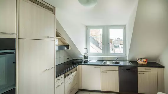 Lowenplatz Apartment near Station by Airhome | Zürih Kantonu - Zürih (ve civarı) - Zurich City Center - Aussersihl