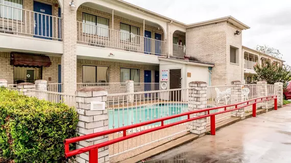 Motel 6 San AntonioSplashtown | Teksas - San Antonio (ve civarı) - San Antonio