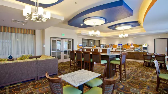 Holiday Inn Express Denver East | Kolorado - Denver (ve civarı) - Denver - Montbello