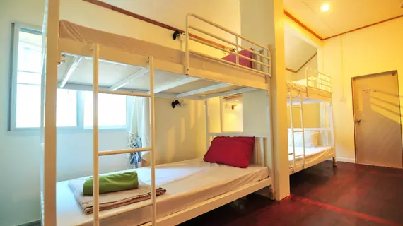 Phi Phi October Guesthouse | Krabi İli - Ko Phi Phi