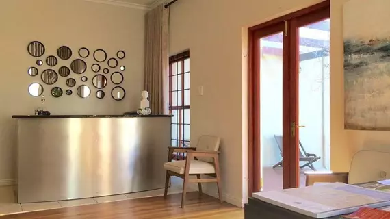 Calais Guest House | Western Cape (il) - West Coast DC - Drakenstein - Cape Town (ve civarı) - Franschhoek