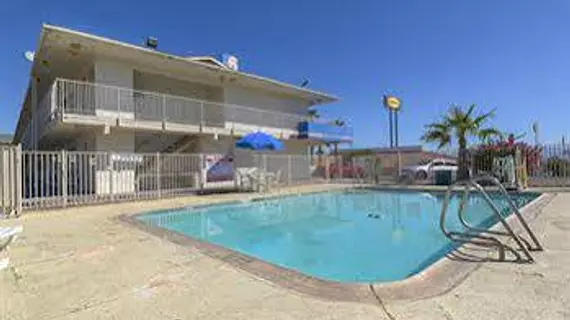 Motel 6 Needles | Kaliforniya - San Bernardino County - Bullhead City (ve civarı) - Needles