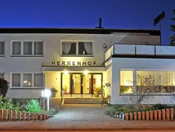 Hotel Herrenhof | Schleswig-Holstein - Luebeck - Groß Steinrade / Schönböcken - St. Lorenz Nord