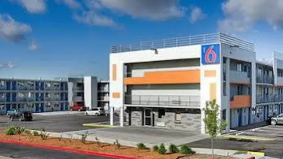 Motel 6 Denver Central - Federal Boulevard | Kolorado - Denver (ve civarı) - Denver - Regis