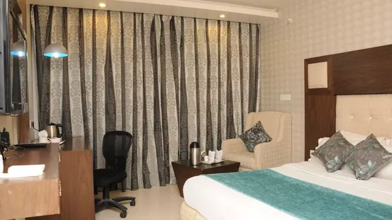 Hotel Diamond Plaza | Pencap - Chandigarh (ve civarı) - Chandigarh