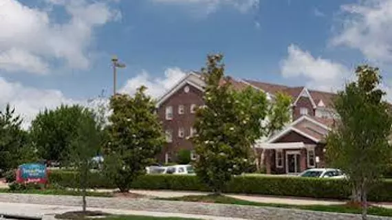 TownePlace Suites Arlington Near Six Flags | Teksas - Dallas (ve civarı) - Arlington