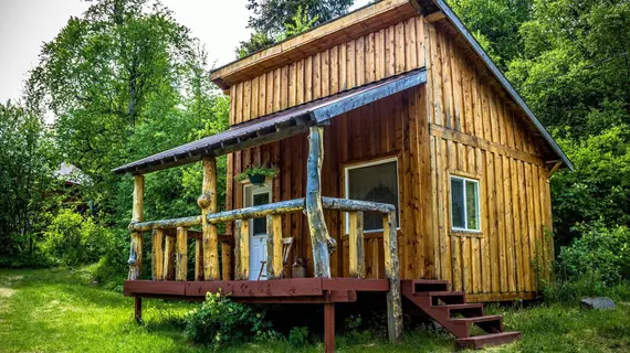 Midnight Sun Log Cabins | Alaska - Moose Pass