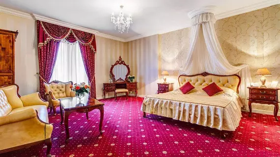 Pałacyk Otrębusy Business & Spa | Mazovya Voyvodalığı - Pruszkow - Brwinow