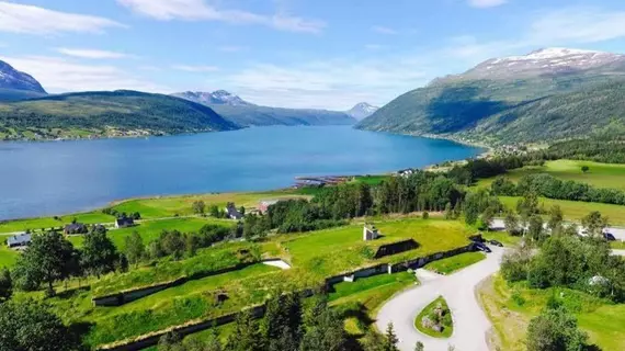 Fjellkysten | Troms (kontluk) - Lavangen