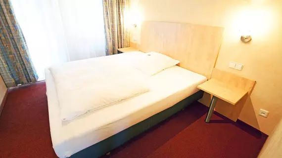 Hotel Rieth | Baden-Wuerttemberg - Rems-Murr-Kreis - Stuttgart (ve civarı) - Boeblingen