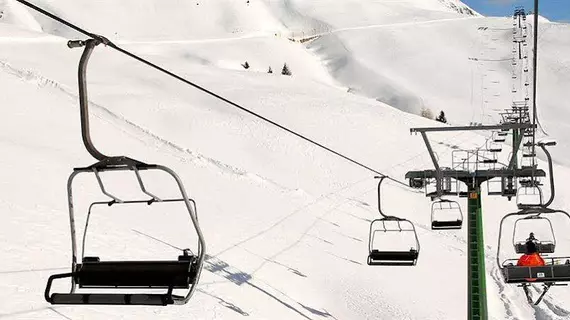 Hotel Alpenjuwel | Trentino-Alto Adige - Güney Tirol (il) - Curon Venosta