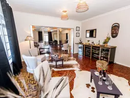 Le Petit Chateau Guest House | Western Cape (il) - West Coast DC - Drakenstein - Cape Town (ve civarı) - Cape Town - Durbanville