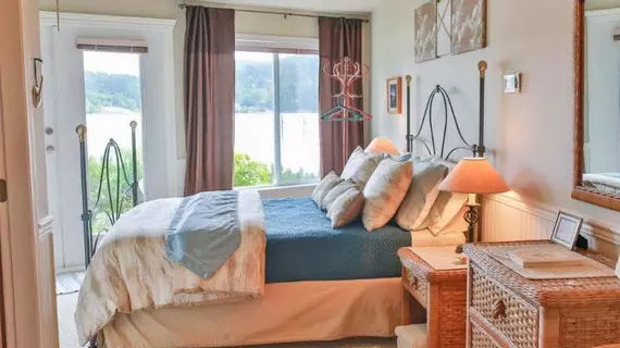 Beach House Salt Spring Bed and Breakfast | Britanya Kolombiyası - Salt Spring Island