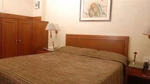 Royal Inn | Maharaştra - Raigad - Bombay (ve civarı) - Bombay - Malad - Batı Banliyöleri