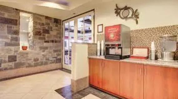 La Quinta Inn & Suites - Denver Gateway Park | Kolorado - Denver (ve civarı) - Denver - Montbello