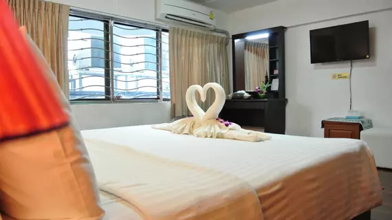 Karon Sunshine Guesthouse & Bar | Phuket (ve civarı) - Thalang