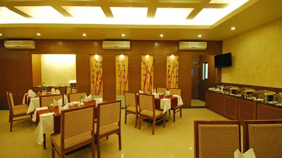 Phoenix Hotel | Maharaştra - Pune Bölgesi - Pune