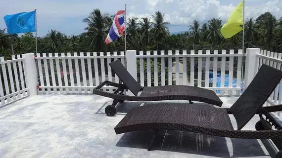 Moon Travel Guesthouse | Surat Thani (vilayet) - Koh Phangan