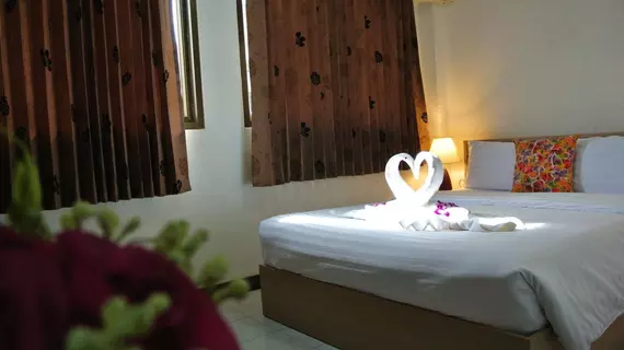 Karon Sunshine Guesthouse & Bar | Phuket (ve civarı) - Thalang