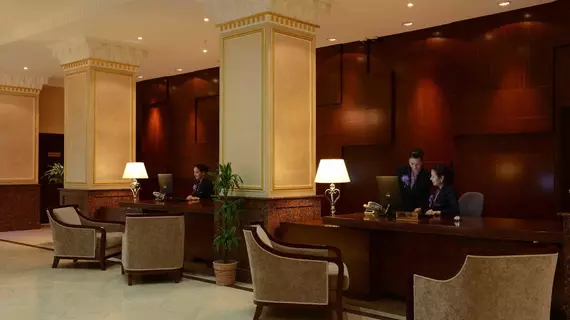 Lotte City Hotel Tashkent Palace | Taşkent