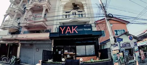 Yak Guesthouse | Chiang Mai İli - Chiang Mai - Sri Phum - Chang Moi