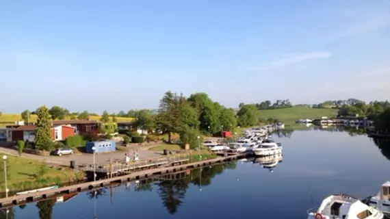 Carrybridge Lakeside Lodge | Kuzey İrlanda - Fermanagh (ilçe) - Enniskillen