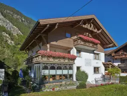 Gästehaus Renate | Tirol - Imst (ve civarı) - Laengenfeld