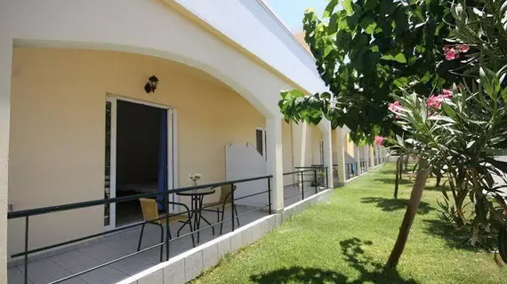 Mediterranean Studios Apartments | Girit Adası - Hanya (bölge) - Kissamos - Korfalonas