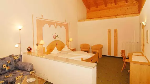 Hotel Burgaunerhof | Trentino-Alto Adige - Güney Tirol (il) - Martello