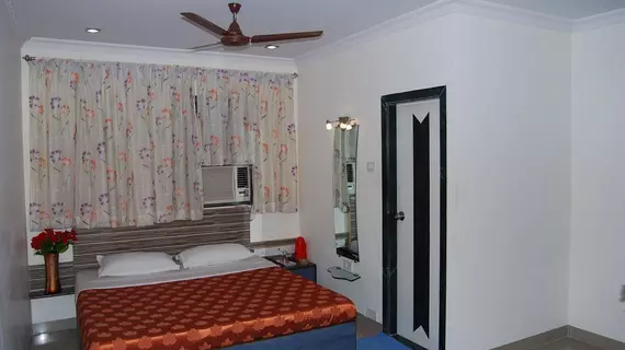 Hotel Sunshine | Maharaştra - Raigad - Bombay (ve civarı) - Bombay - Malad - Batı Banliyöleri