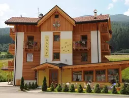 Hotel Garnì Il Giglio | Trentino-Alto Adige - Trento İli - Commezzadura