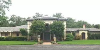 Live Oaks Bed and Breakfast