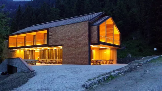 Vallesinella Hotel Restaurant Bar | Trentino-Alto Adige - Trento İli - Madonna di Campiglio