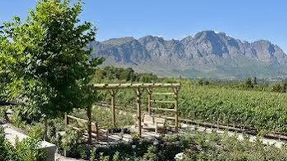 Lily Pond House at Le Lude | Western Cape (il) - West Coast DC - Drakenstein - Cape Town (ve civarı) - Franschhoek